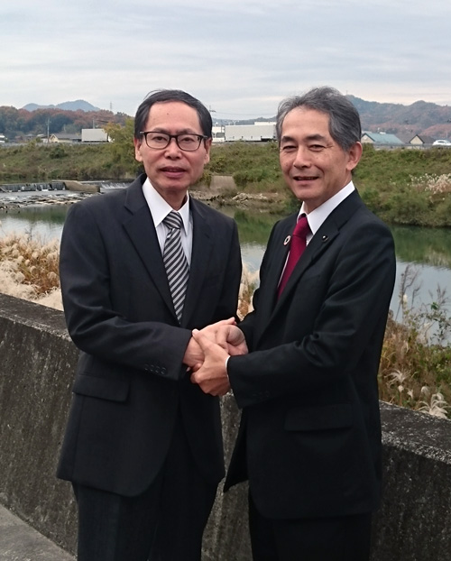 後援会長田阪俊彦と伊藤英治